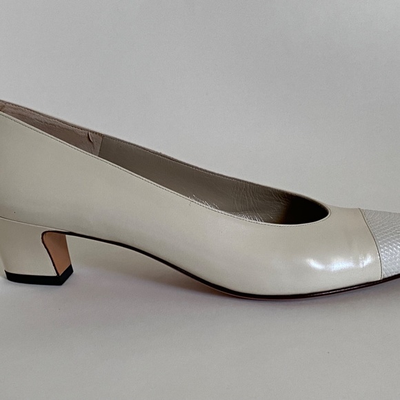 Ferragamo Women's Pumps Excellent Condition - Picture 2 of 5